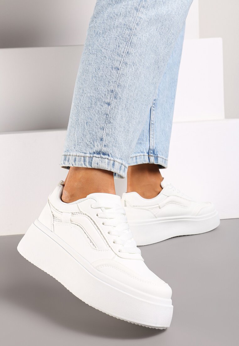 Białe Płaskie Sneakersy z Geometrycznym Wzorem i Sznurowaniem Vlisera