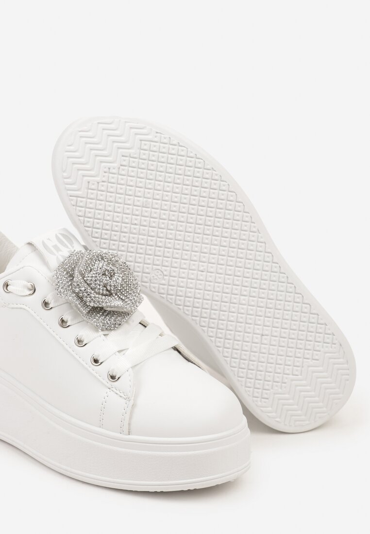 Biało-Srebrne Sneakersy na Grubej Podeszwie z Odczepianym Kwiatem z Cyrkonii Navisia