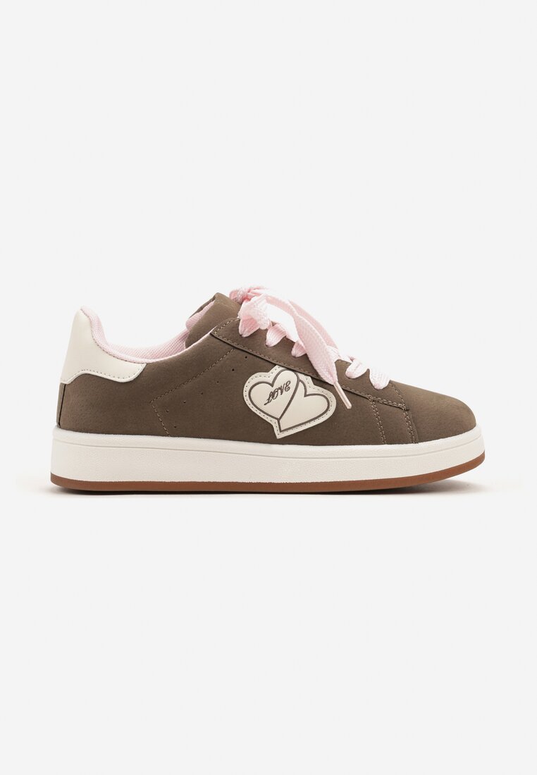 Ciemnobeżowe Sneakersy z Naszywką z Serduszkami Musitala