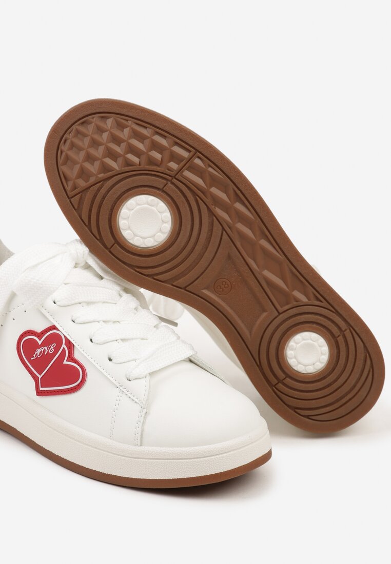 Białe Sneakersy z Naszywką z Serduszkami Musitala
