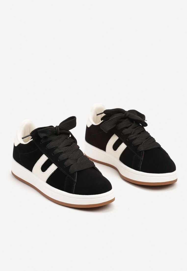 Czarne Płaskie Sneakersy z Geometrycznym Zdobieniem Armeria