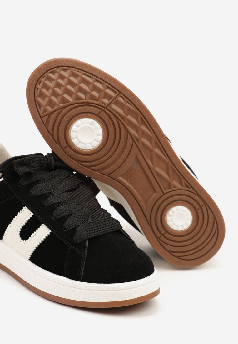Czarne Płaskie Sneakersy z Geometrycznym Zdobieniem Armeria