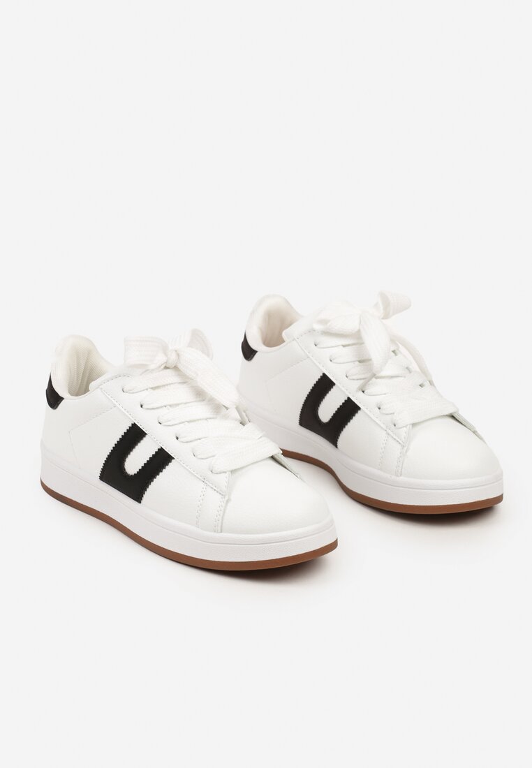 Biało-Czarne Płaskie Sneakersy z Geometrycznym Zdobieniem Armeria