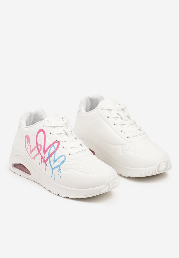 Białe Sneakersy na Grubej Podeszwie Ozdobione Sercami Vliasia