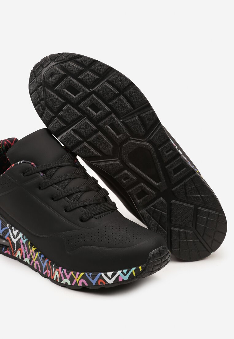 Czarne Płaskie Sznurowane Sneakersy z Podeszwą w Geometryczny Wzór Navitara