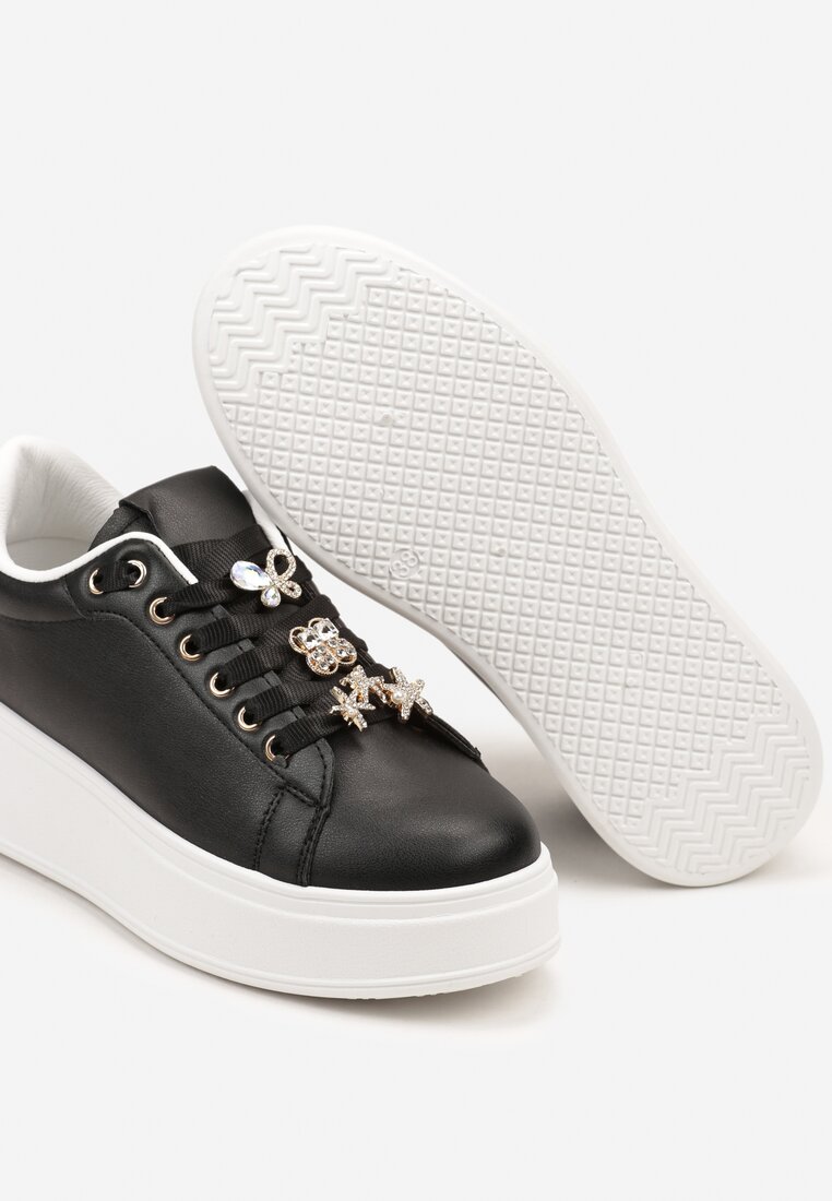 Czarne Płaskie Sneakersy z Metalicznymi Aplikacjami 3D Mivita