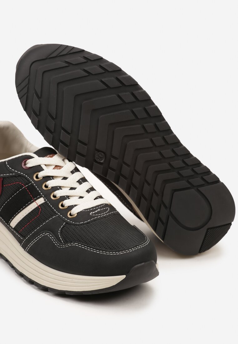 Czarne Płaskie Buty Sportowe na Tłoczonej Podeszwie Navrinda