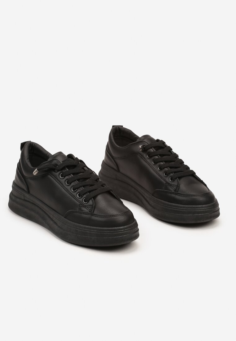 Czarne Klasyczne Sneakersy na Płaskiej Podeszwie Ozdobione Przeszyciami Naviria