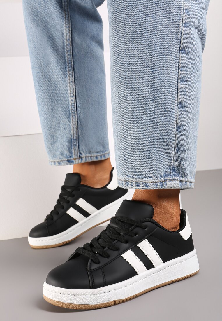 Czarne Płaskie Sneakersy z Kontrastowymi Paskami Navisana