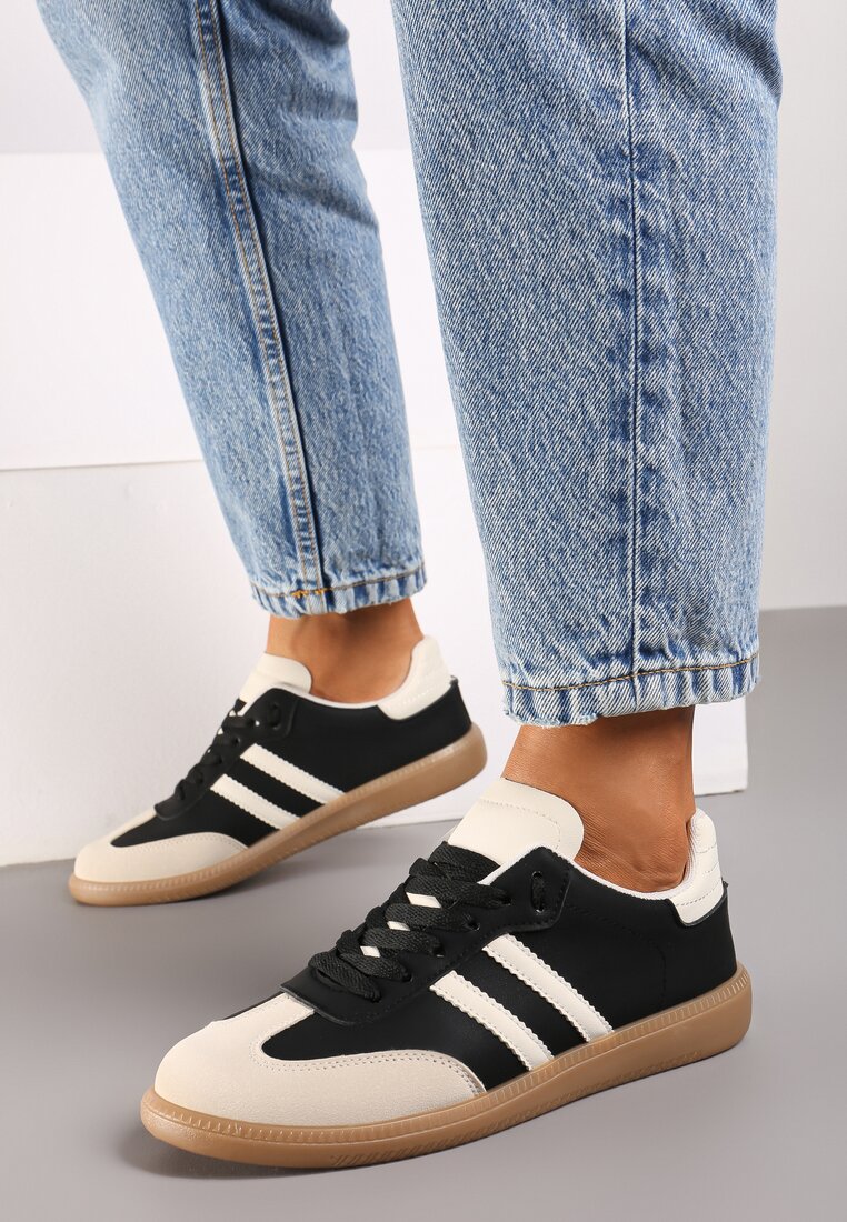Czarne Płaskie Sneakersy Ozdobione Paskami Glaria