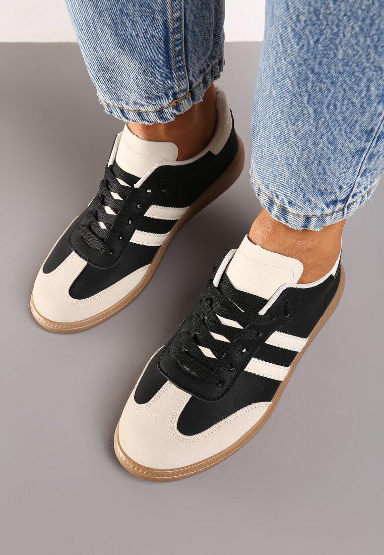Czarne Płaskie Sneakersy Ozdobione Paskami Glaria