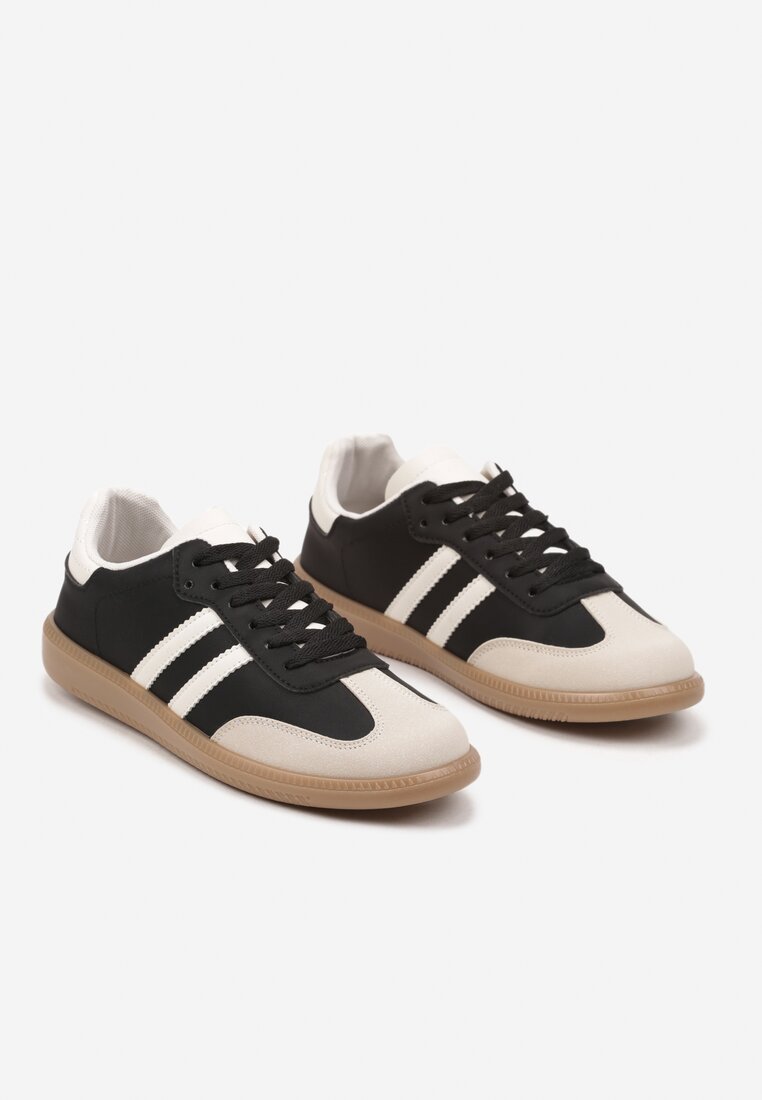 Czarne Płaskie Sneakersy Ozdobione Paskami Glaria