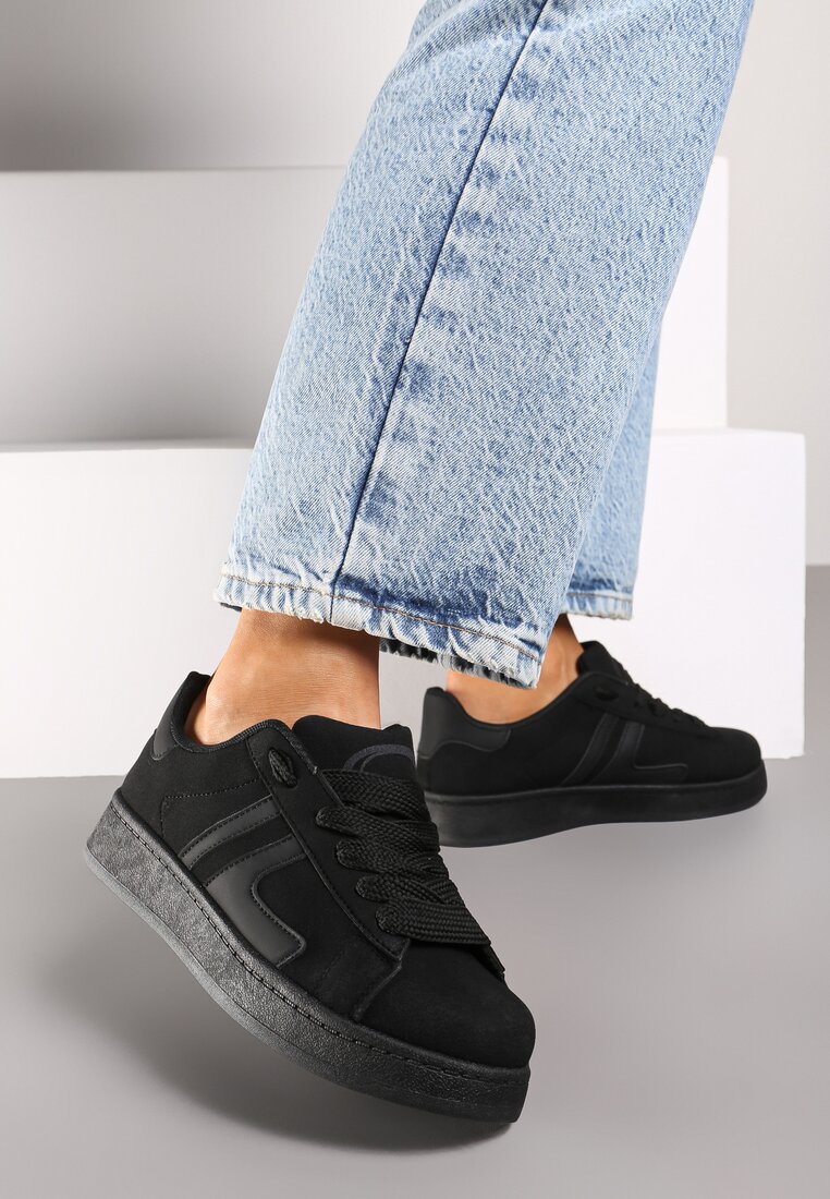 Czarne Sznurowane Sneakersy na Płaskiej Podeszwie Ozdobione Paskami Nevirenna