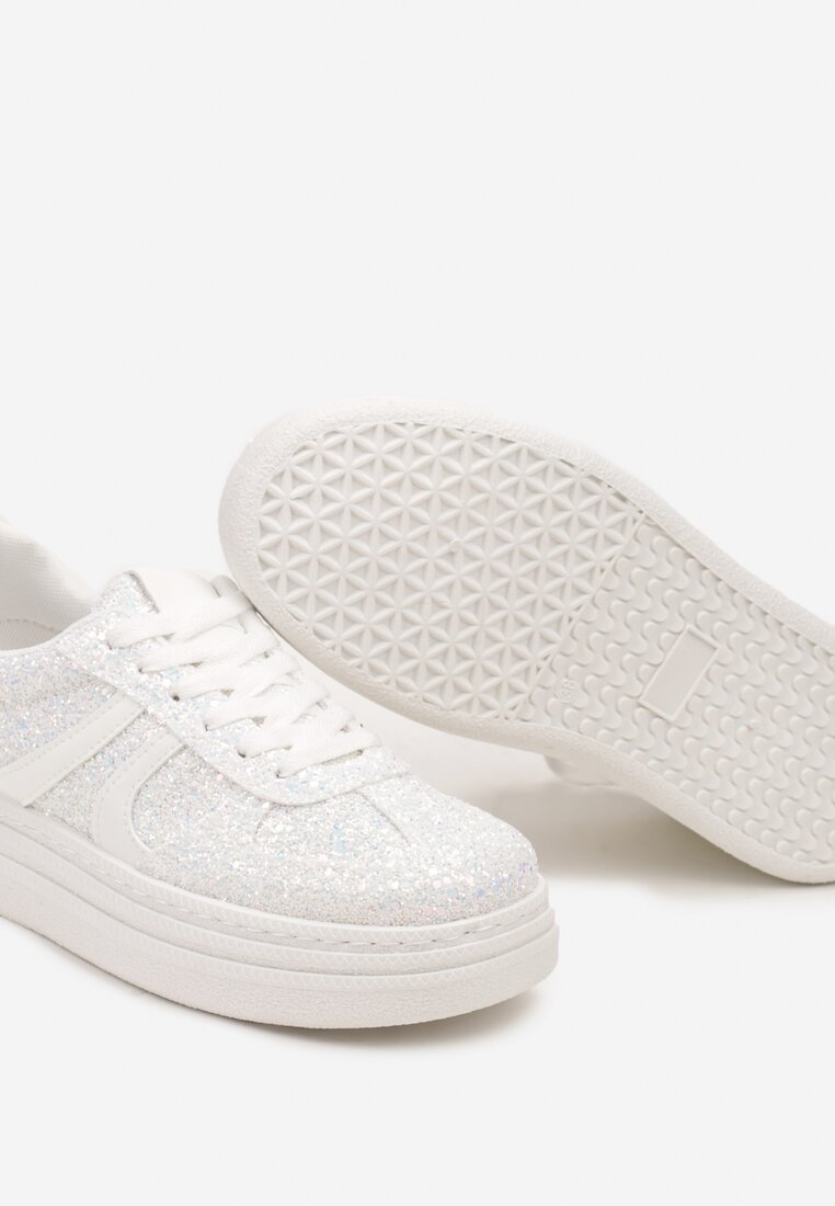 Białe Sneakersy na Grubej Podeszwie z Ozdobnym Brokatem Nevisala