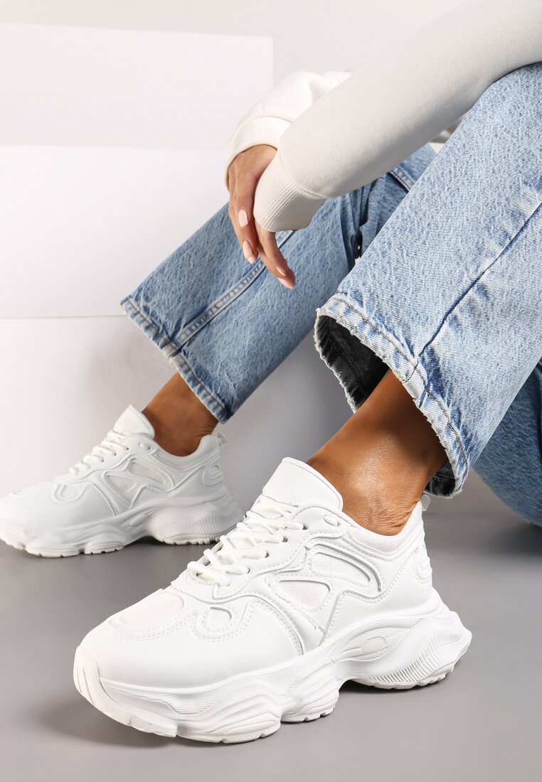 Białe Sneakersy na Grubej Podeszwie z Geometrycznym Wzorem Mevanira