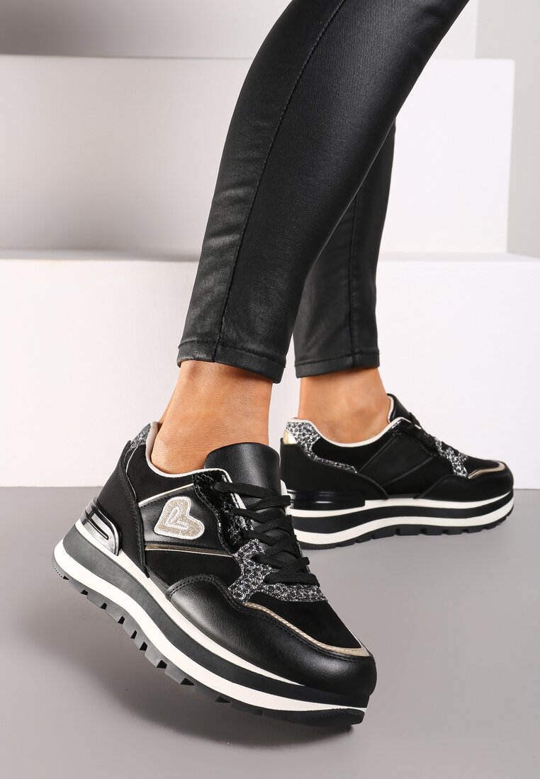 Czarne Sneakersy na Grubej Podeszwie Ozdobione Sercem i Metalicznymi Wstawkami Verioras