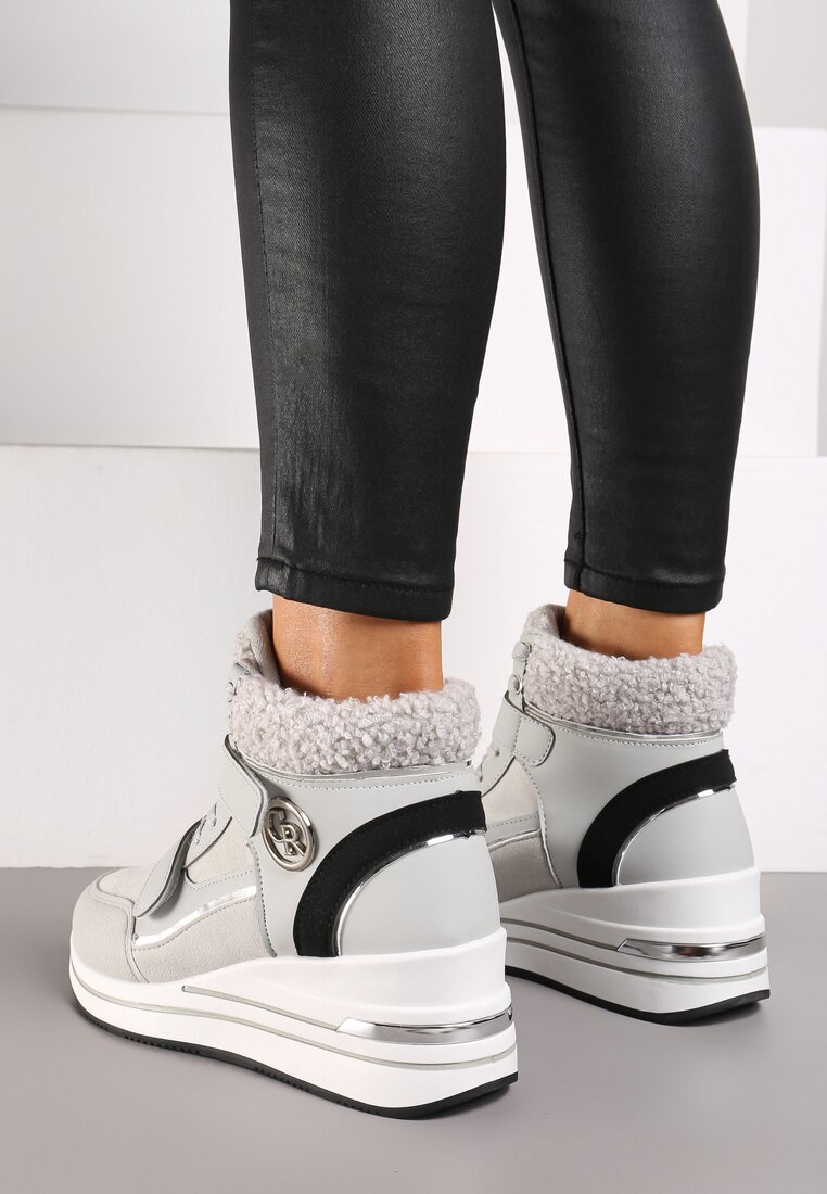 Szare Sznurowane Sneakersy na Koturnie ze Sztucznym Futrem i Metalicznymi Aplikacjami Leridras