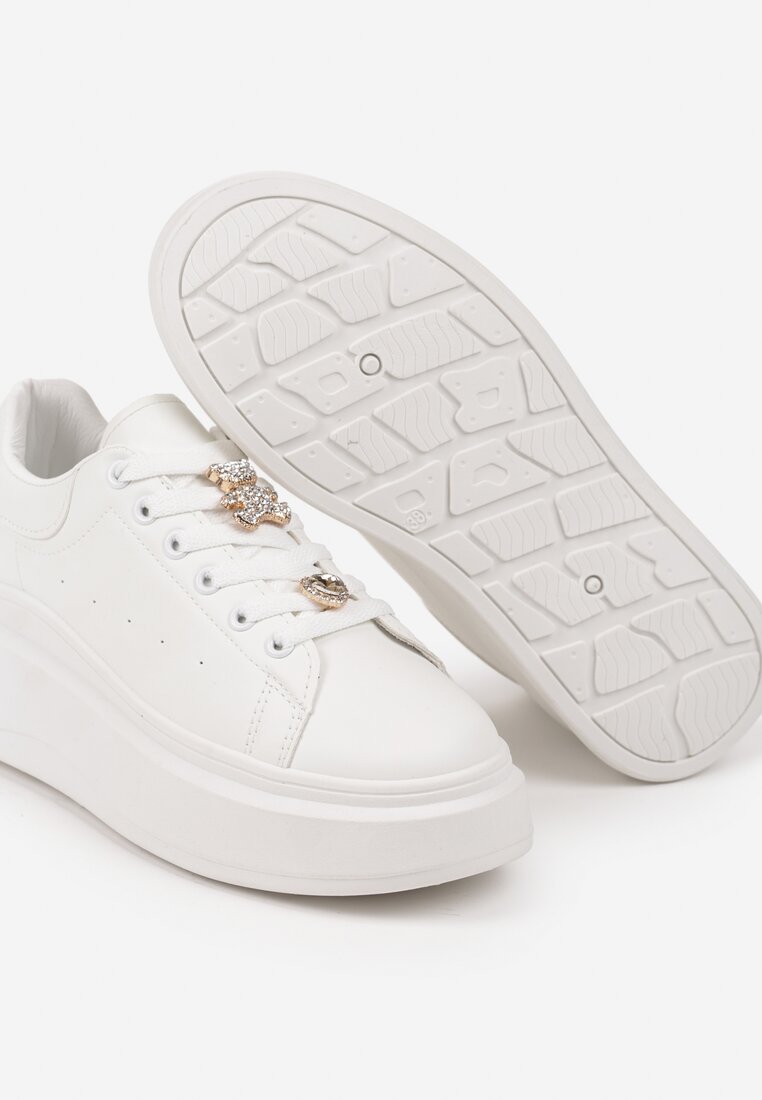 Białe Sneakersy na Platformie z Ozdobną Wstawką przy Pięcie i Złotymi Aplikacjami Rexinora