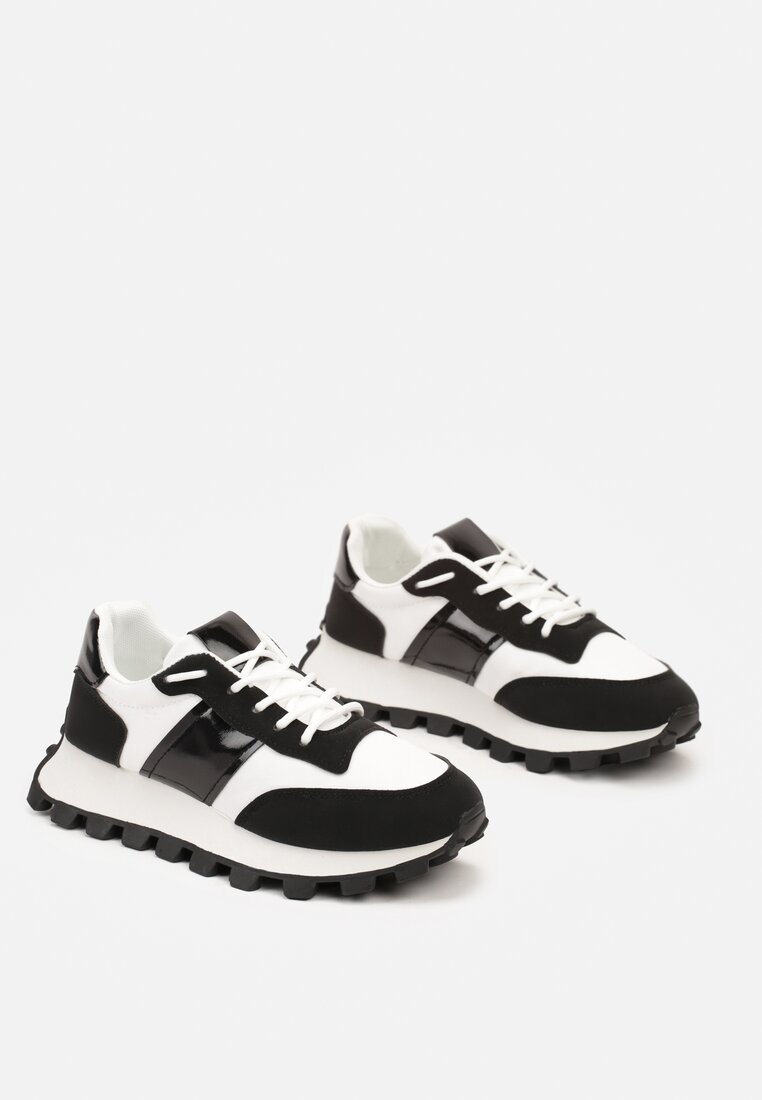 Czarne Sznurowane Sneakersy na Grubej Tłoczonej Podeszwie Arrevera