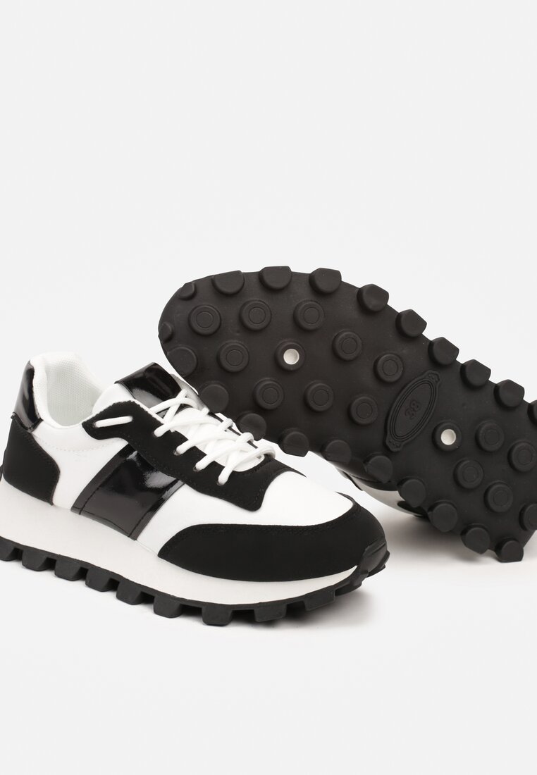 Czarne Sznurowane Sneakersy na Grubej Tłoczonej Podeszwie Arrevera