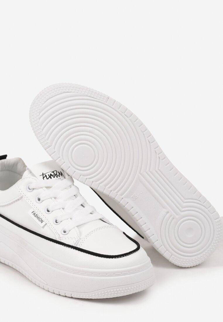 Białe Sznurowane Sneakersy na Grubej Tłoczonej Podeszwie Erisalise