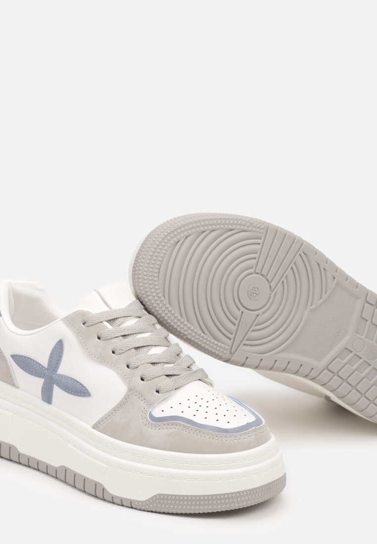 Biało-Szare Sznurowane Sneakersy na Grubszej Podeszwie z Geometrycznym Wzorem Sairana