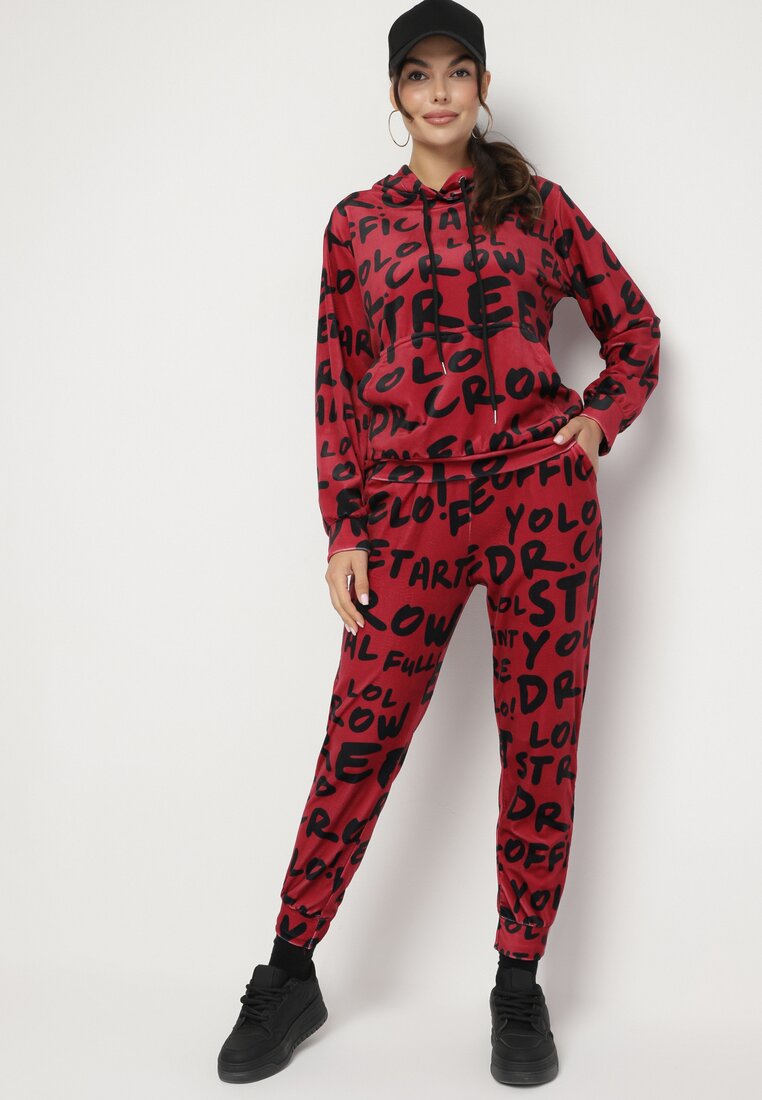 Czerwony Komplet Dresowy z Bluzą z Kapturem i Spodniami Jogger w Graficzny Print Vesila