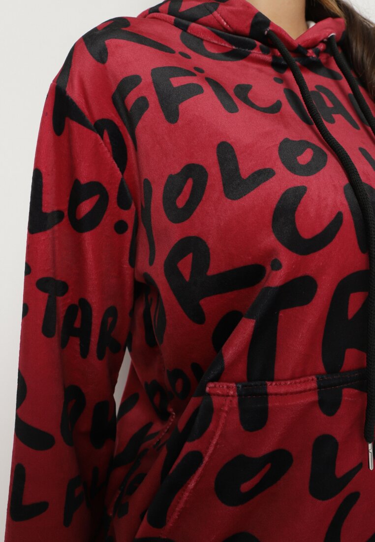 Czerwony Komplet Dresowy z Bluzą z Kapturem i Spodniami Jogger w Graficzny Print Vesila