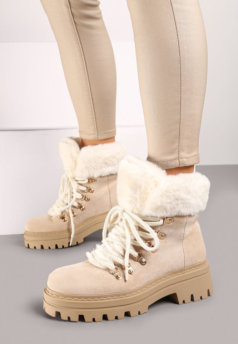 Beżowe Traperki na Tłoczonej Podeszwie Ozdobione Futerkiem Taiva