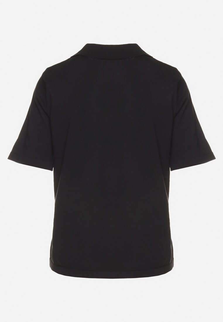 Czarny Wiskozowy T-shirt z Naszywką Misia i Guzikami przy Dekolcie Callidora