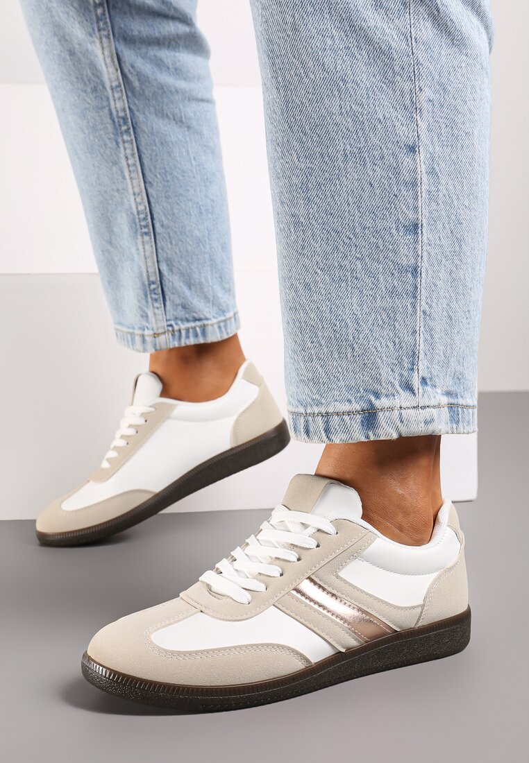 Białe Stylowe Sneakersy na Płaskiej Podeszwie z Geometrycznymi Przeszyciami Rialine