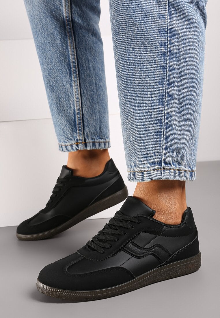 Czarne Sneakersy z Wywiniętym Językiem i Geometryczną Wstawką Riaviana
