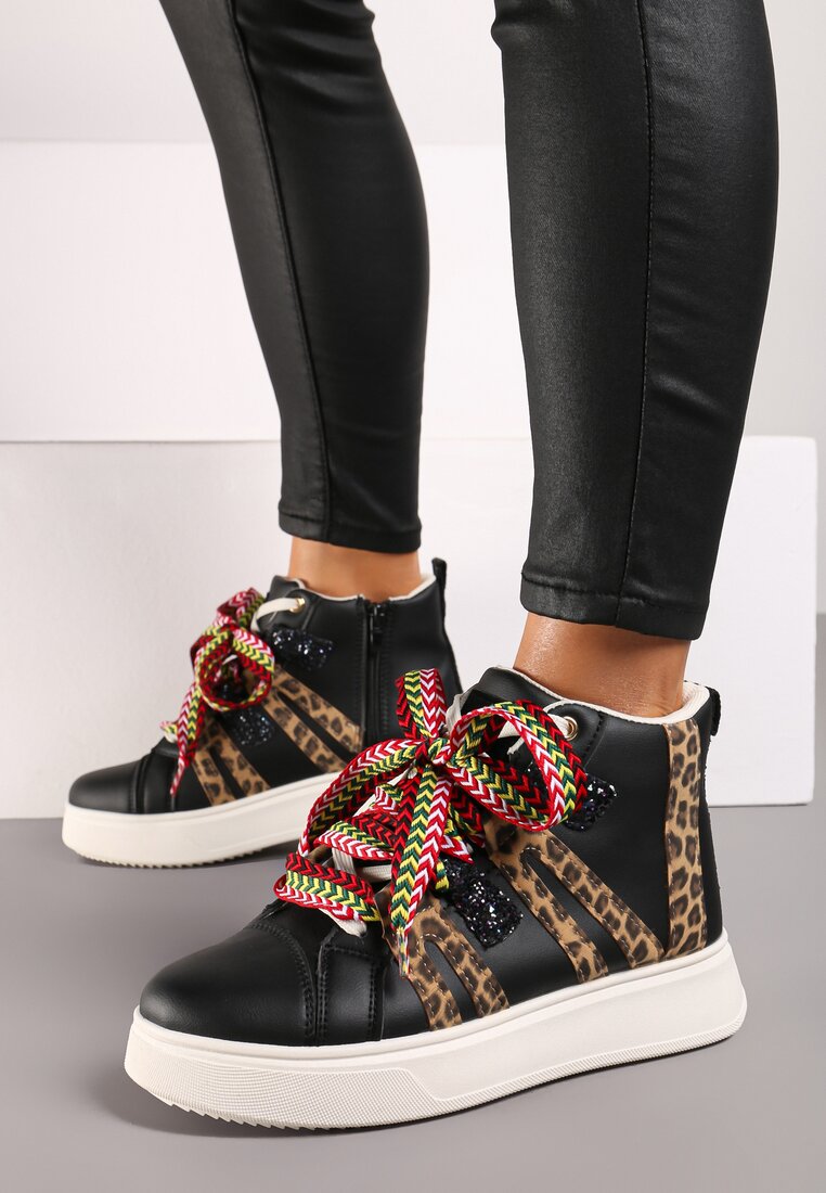 Czarne Sneakersy na Platformie w Streetwearowym Stylu z Kontrastowymi Wstawkami Kaithana