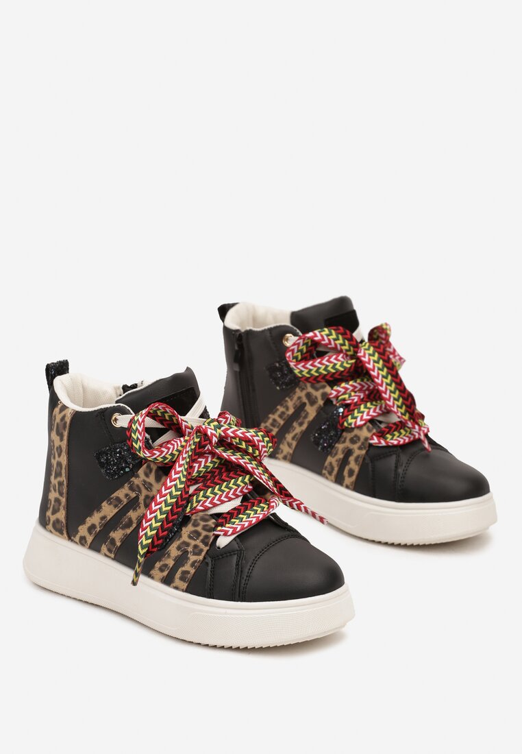 Czarne Sneakersy na Platformie w Streetwearowym Stylu z Kontrastowymi Wstawkami Kaithana