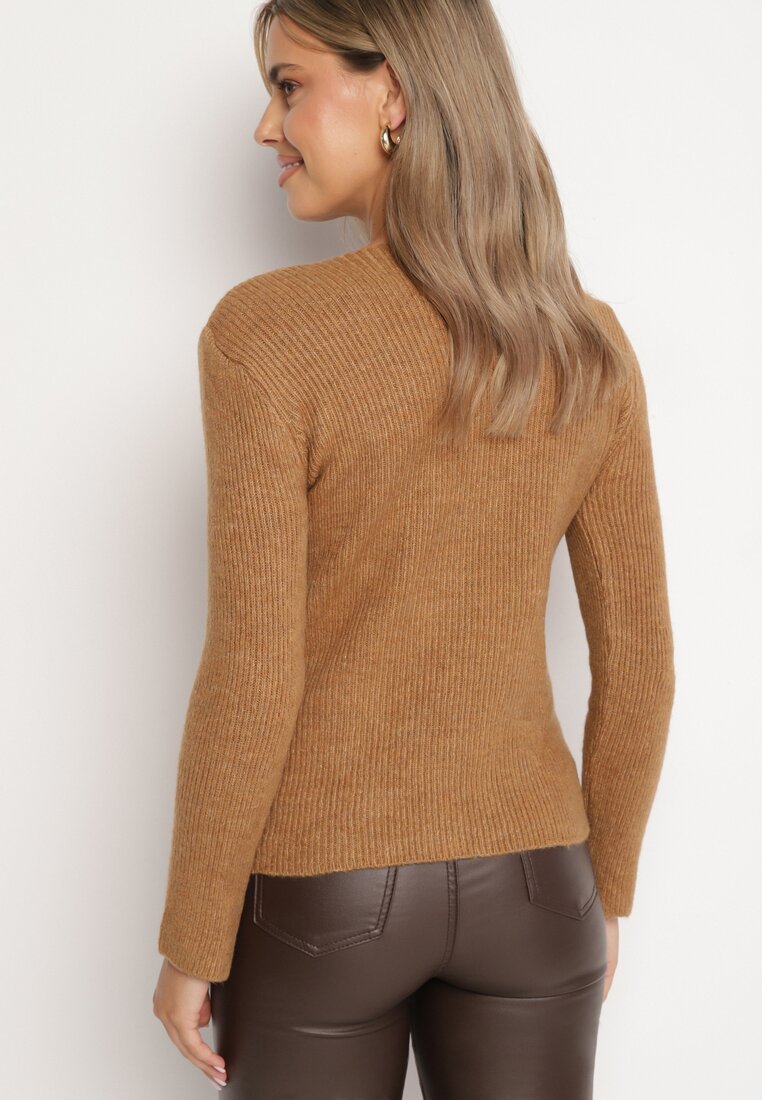 Brązowy Sweter w Klasycznym Stylu z Dekoltem w Łódkę Zinvirra