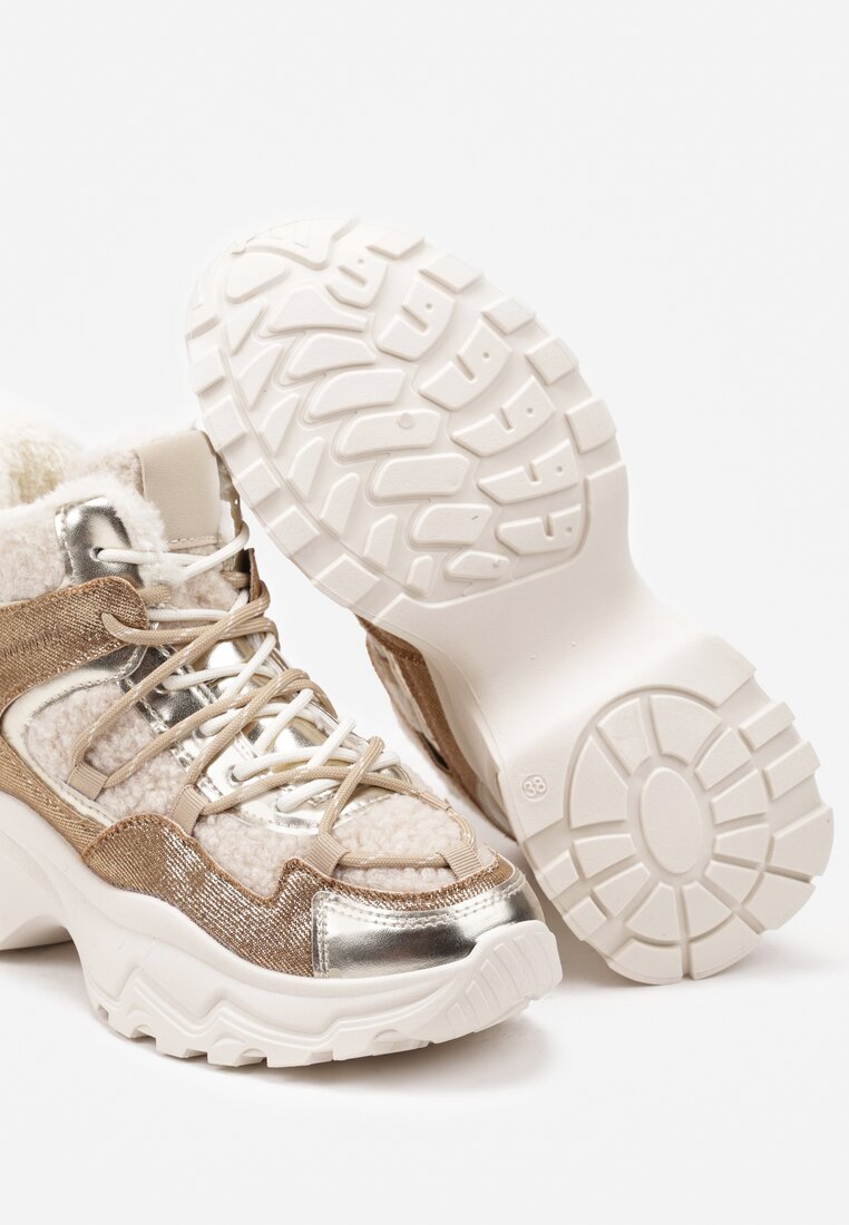 Złote Sneakersy na Grubej Podeszwie z Metaliczną Wstawką i Napisami Atterella