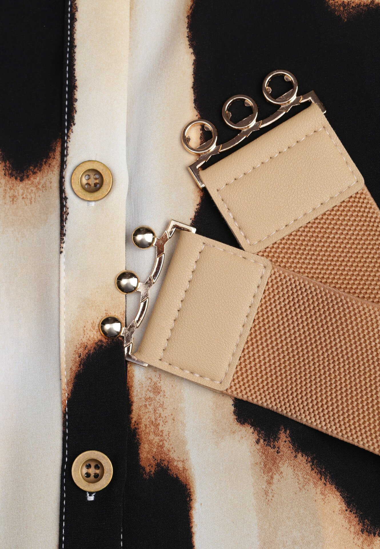 Beżowo-Czarna Panterkowa Sukienka w Koszulowym Stylu z Elastycznym Paskiem Tinellea