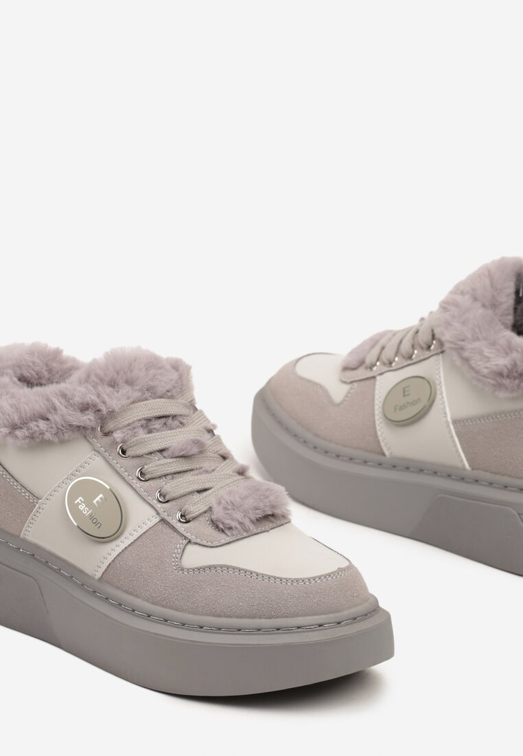 Szare Sznurowane Sneakersy  na Grubej Podeszwie z Futerkiem i Aplikacją Tinivra