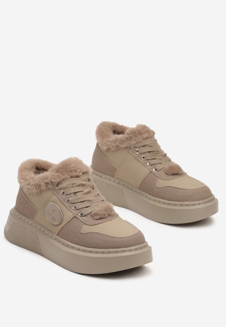 Ciemnobeżowe Sznurowane Sneakersy  na Grubej Podeszwie z Futerkiem i Aplikacją Tinivra