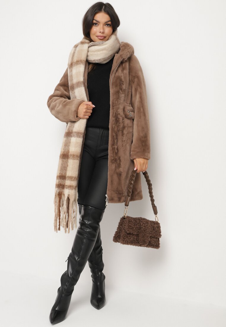 Brązowy Futrzany Płaszcz z Kapturem i Zapięciem na Suwak Hedilia