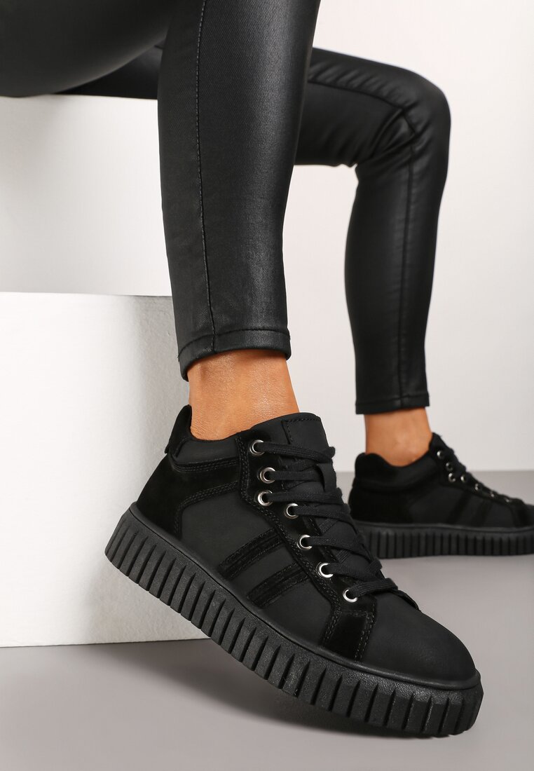 Czarne Skórzane Sneakersy na Grubej Tłoczonej Podeszwie ze Sznurowaniem Gemiola
