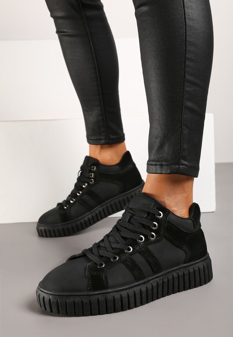 Czarne Skórzane Sneakersy na Grubej Tłoczonej Podeszwie ze Sznurowaniem Gemiola