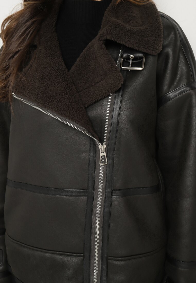 Czarna Kurtka Biker z Futerkiem Typu Baranek i Paskami z Klamrami Neathra