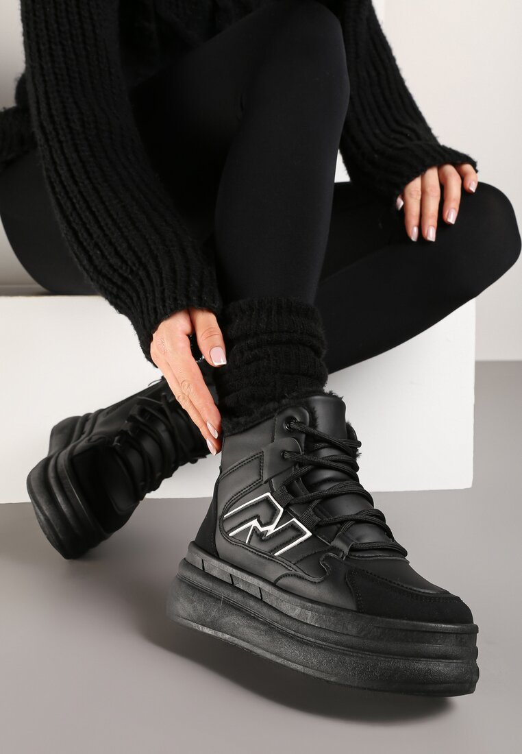 Czarne Sneakersy na Grubej Podeszwie z Tłoczeniem Futerkiem i Geometryczną Wstawką Nealandra