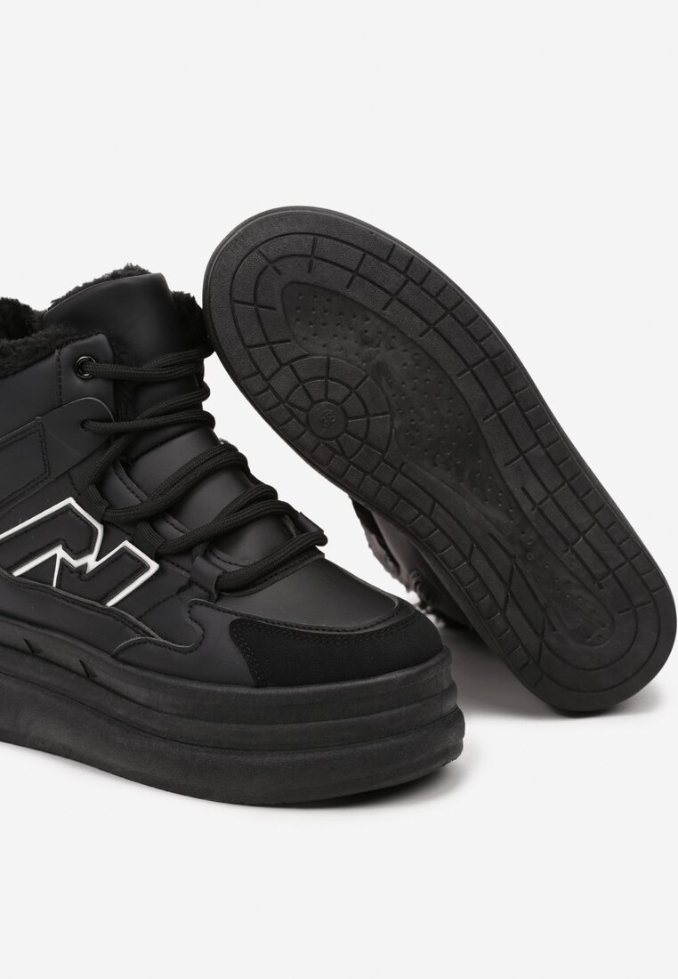 Czarne Sneakersy na Grubej Podeszwie z Tłoczeniem Futerkiem i Geometryczną Wstawką Nealandra