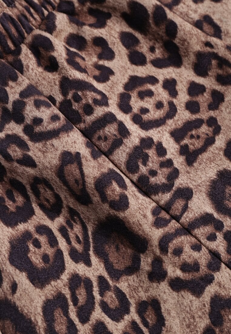 Beżowe Spodnie w Panterkę o Klasyznym Fasonie z Gumką w Pasie Enadel