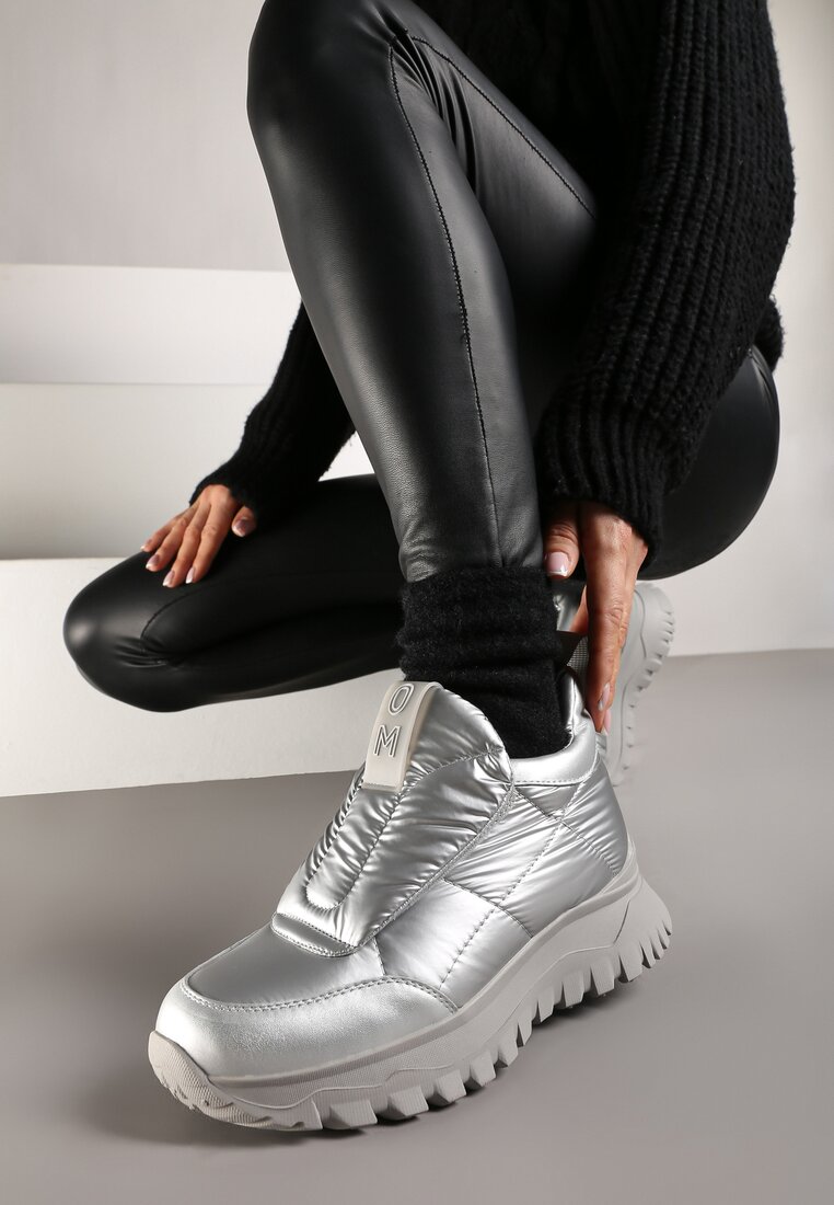 Srebrne Sneakersy na Grubej Podeszwie z Pikowaną Cholewką i Napisem Resisha