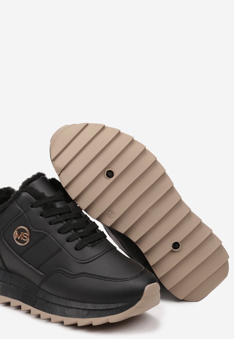 Czarne Sneakersy z Futrzaną Wyściółką i Metalowym Zdobieniem Tinnalira