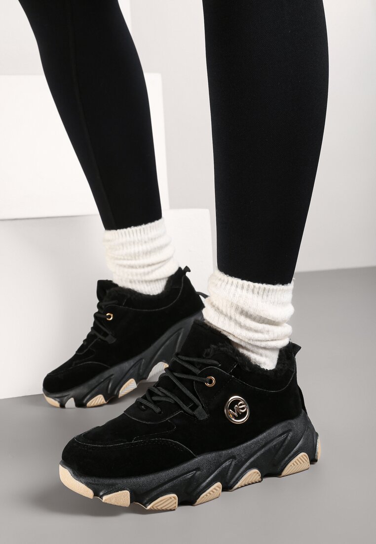 Czarne Sneakersy na Grubej Podeszwie Ozdobione Geometrycznym Wzorem Delannea