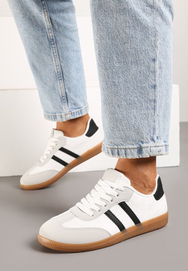 Białe Sneakersy z Imitacji Zamszu na Płaskiej Podeszwie Memeriana